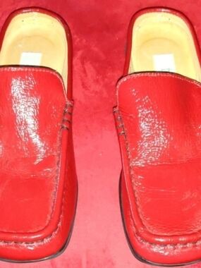 TOGO Womens 6 1/2 D Red Patent Leather Mule Loafers New